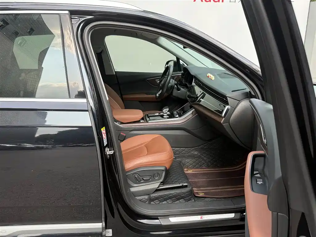 Audi Q7 2020 55 TFSI quattro S line Sport фото 10