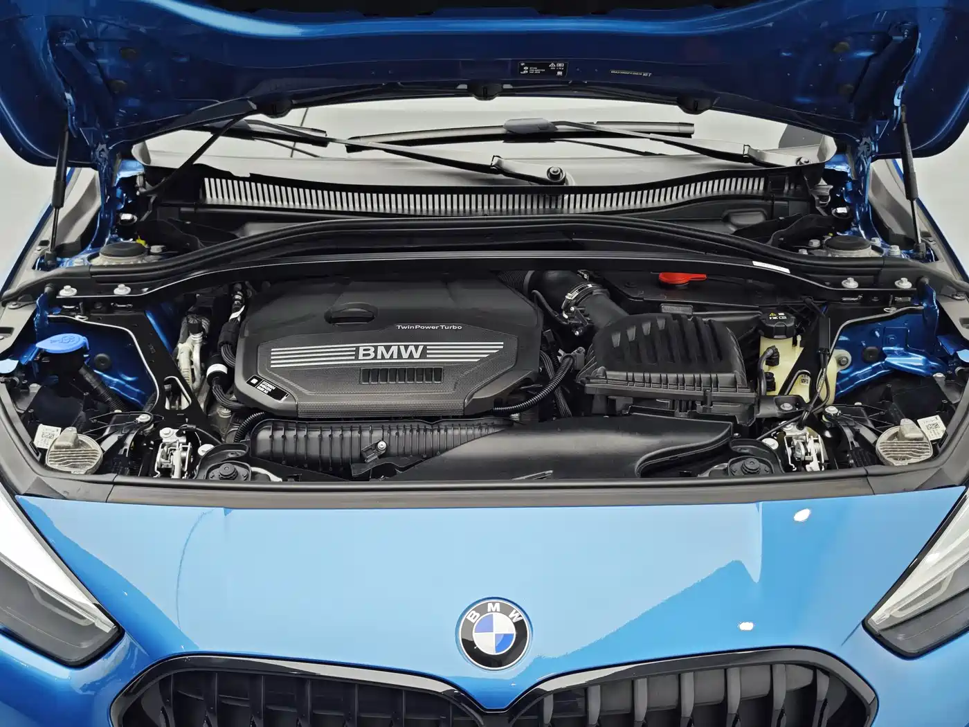 BMW 2 Series (Import) 2023 225i 4-Door Coupe M Sport Shadowline Package фото 14