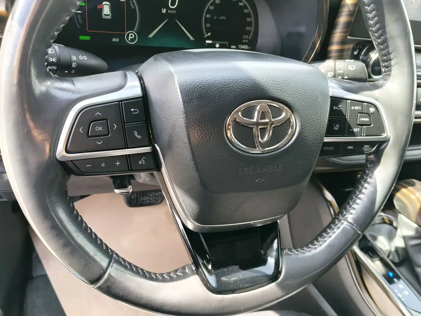 Toyota Highlander 2024 2.5L Smart Hybrid FWD Luxury 7-Seater фото 10
