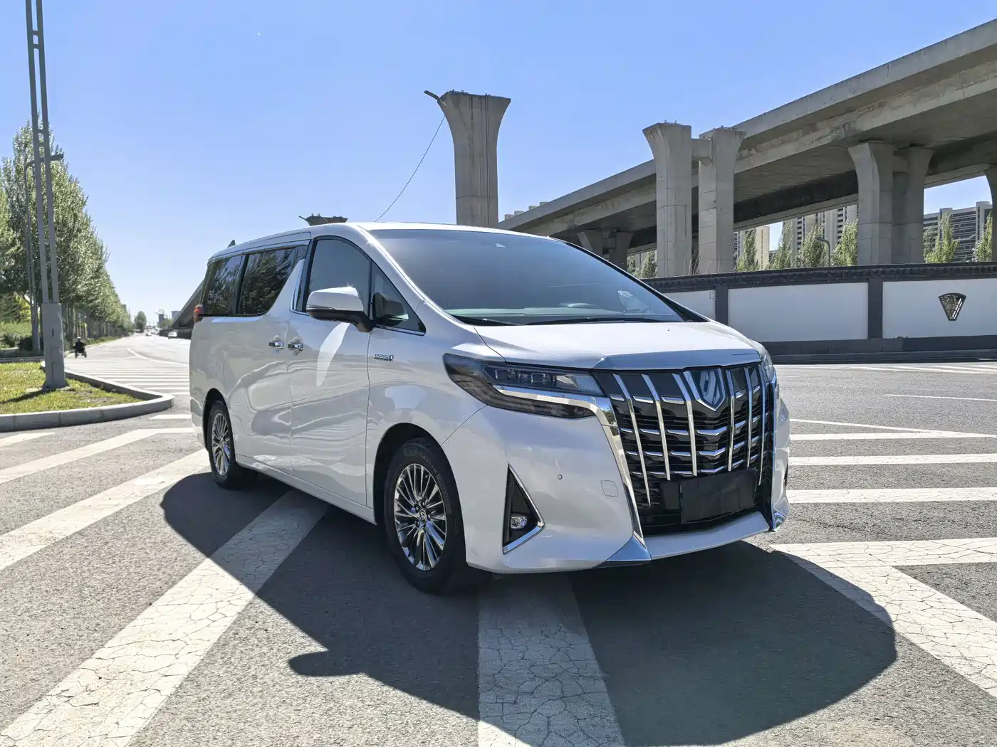 Toyota Alphard 2021 Hybrid 2.5L Premium фото 3