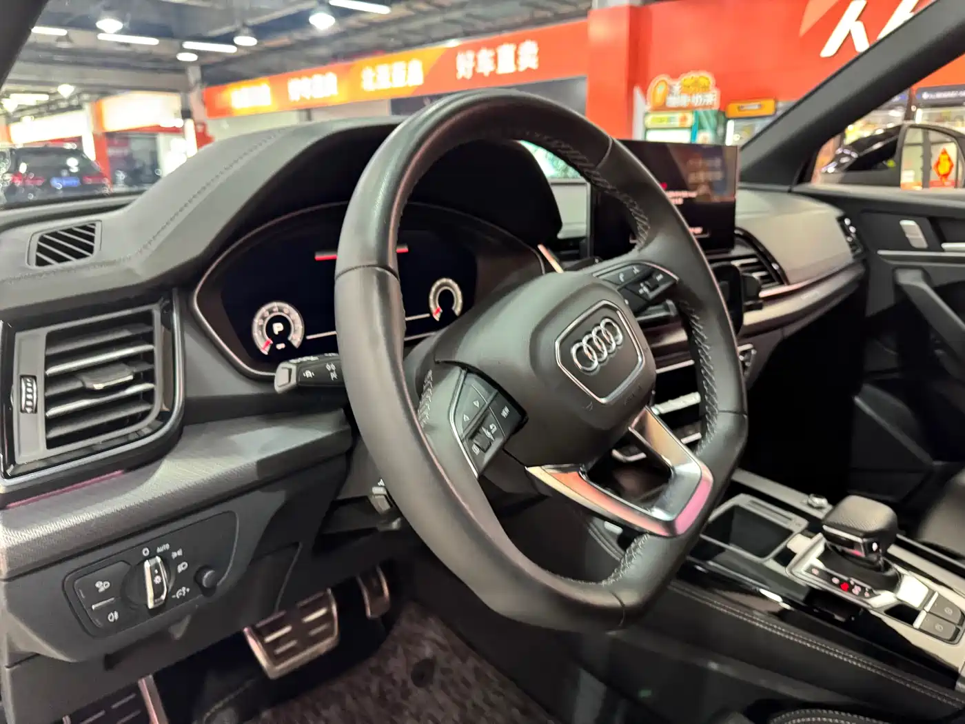 Audi Q5L 2024 Model 40 TFSI Luxury Dynamic фото 12