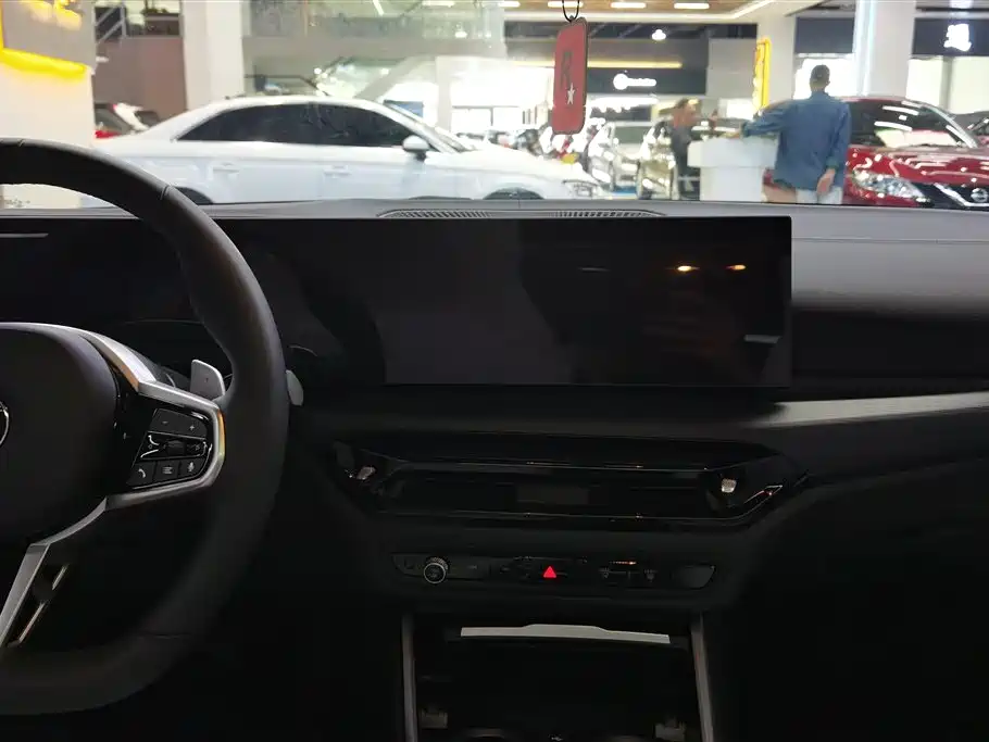 BMW 3 Series 2025 325Li M Sport Package фото 13