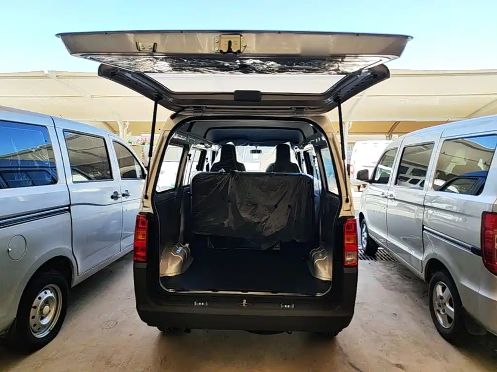 Wuling Motors Wuling Zhiguang 2026 2023 1.5L Utility 5/7-seater
