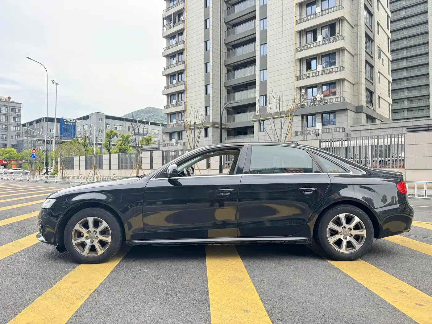 Audi A4L 2011 2.0 TFSI Luxury фото 4