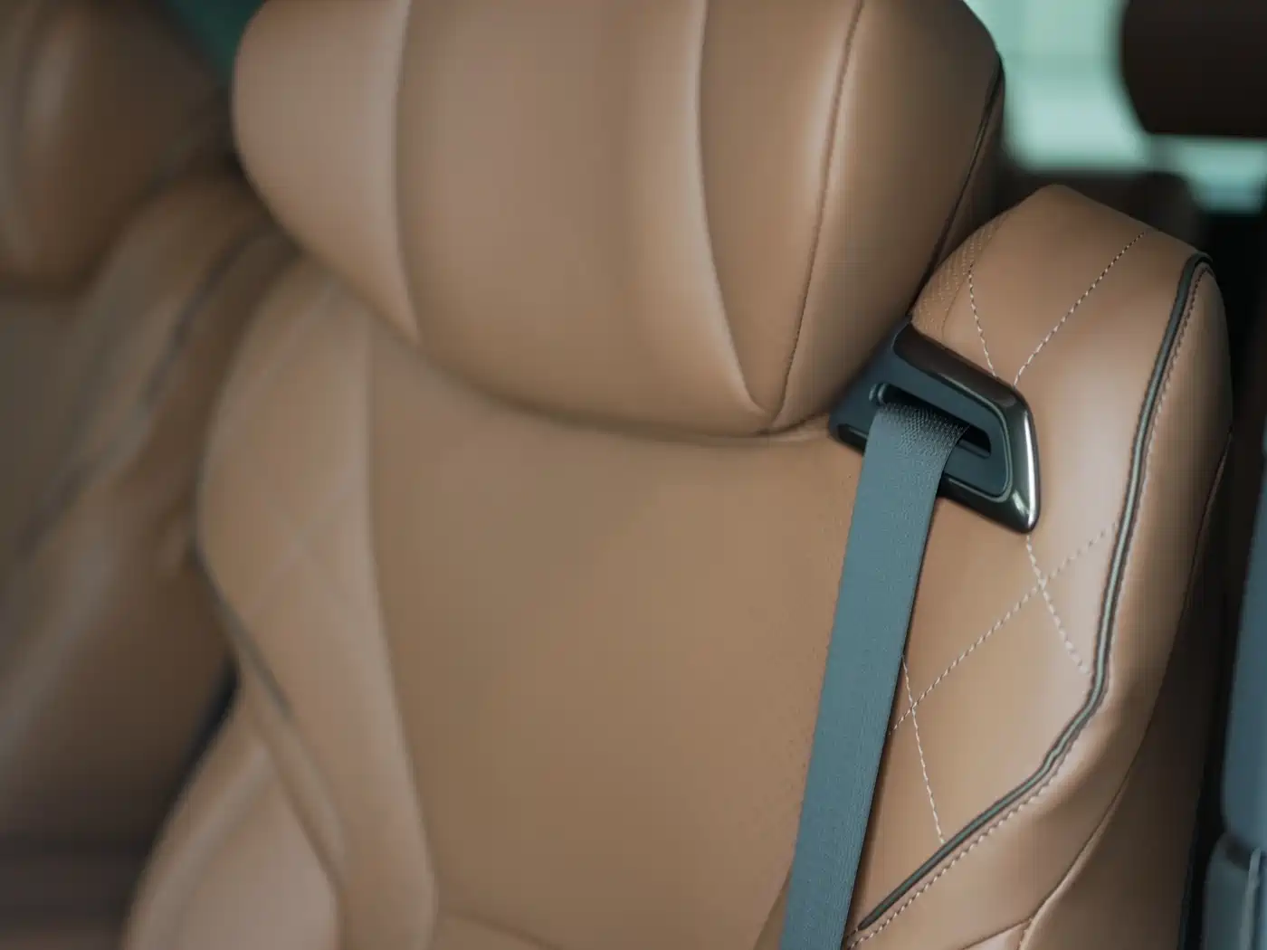Toyota Alphard 2024 Hybrid 2.5L Ultimate Enjoyment Edition фото 17