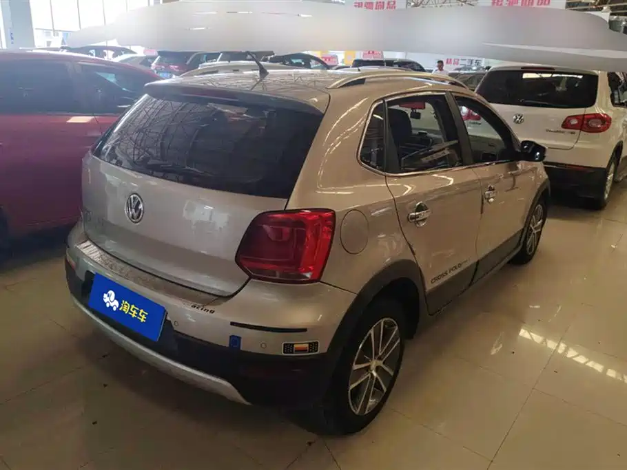 Volkswagen Polo 2012 1.6L Cross Polo AT фото 3