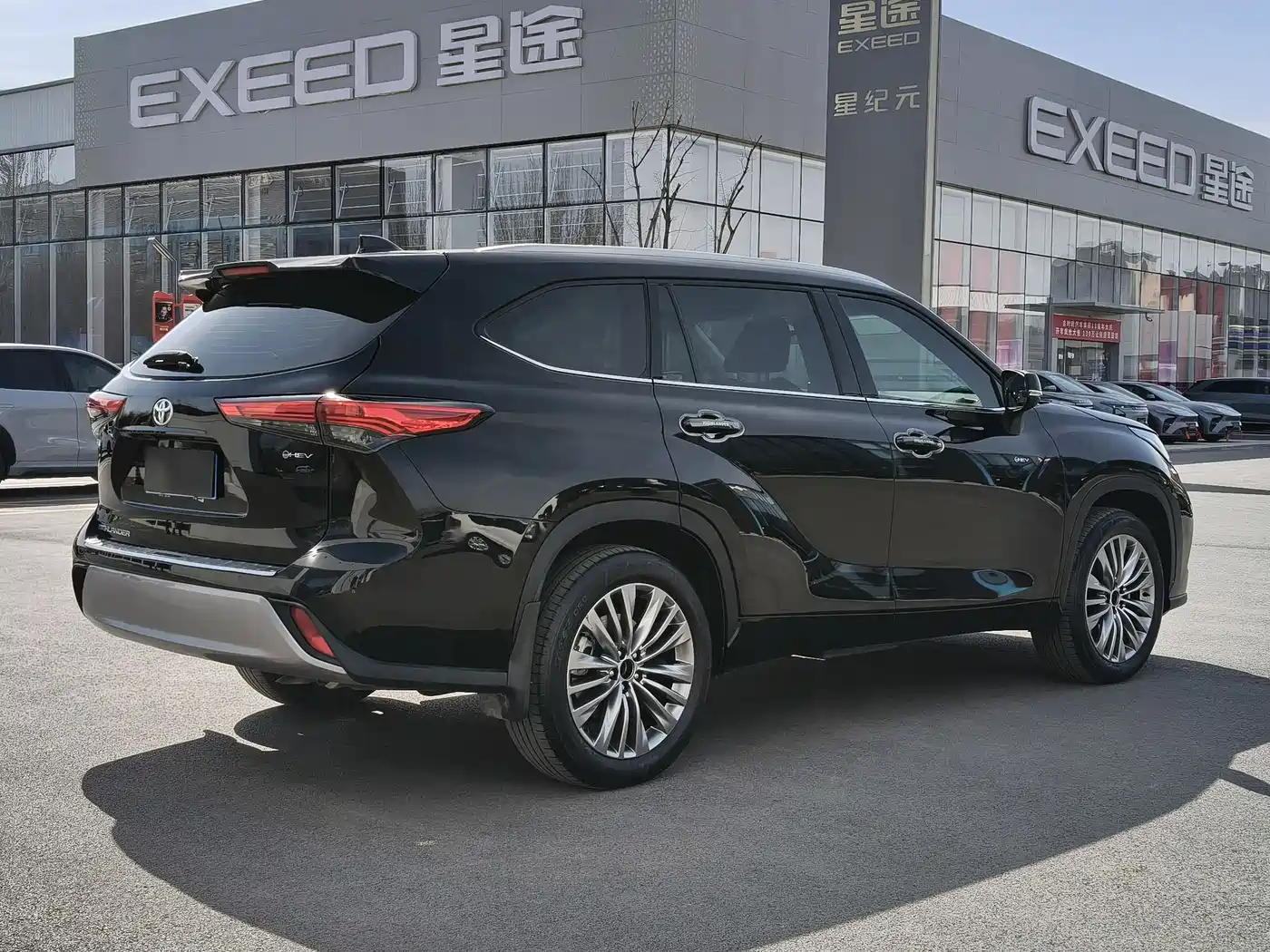 Toyota Highlander 2024 2.5L Smart Hybrid FWD Luxury 7-Seater фото 15