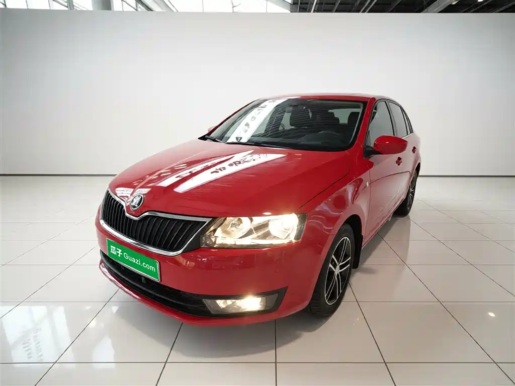 Škoda Skoda Rapid Spaceback 2016 Facelift 1.4L Manual Forward Edition фото 2