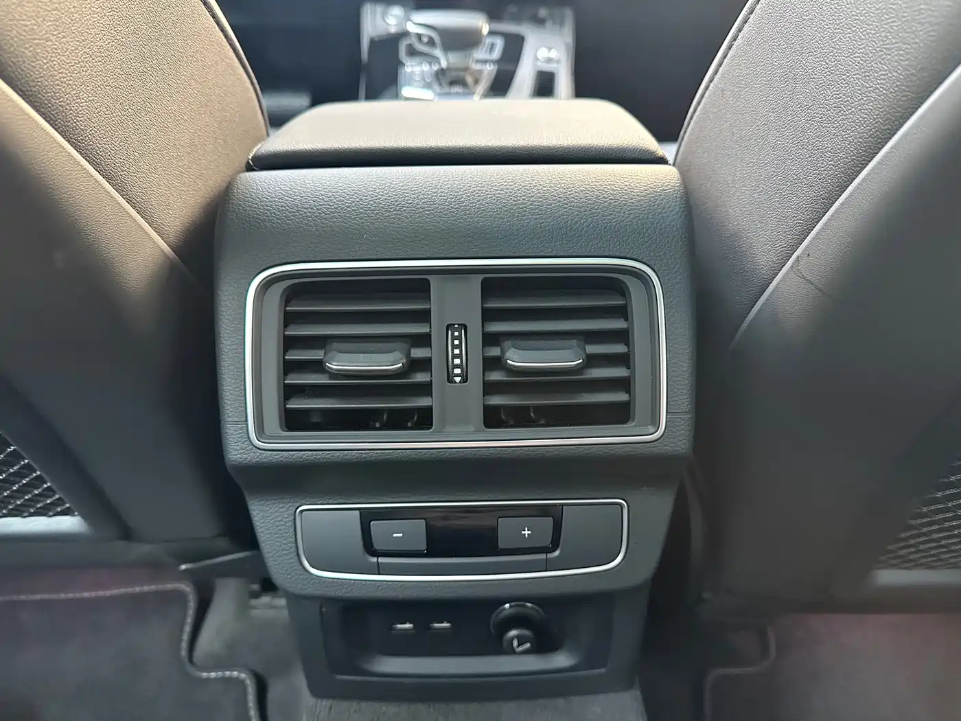 Audi Q5L 2022 40T Luxury Dynamic фото 12