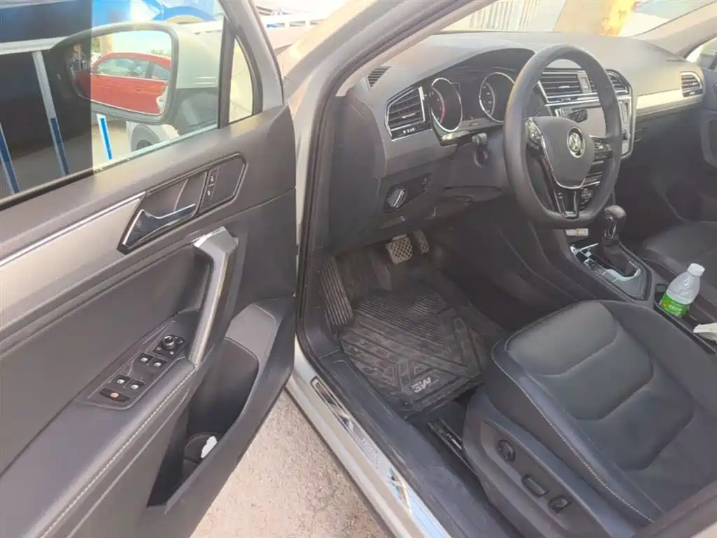 Volkswagen Tiguan L 2018 330TSI Automatic 2WD Luxury Edition фото 16