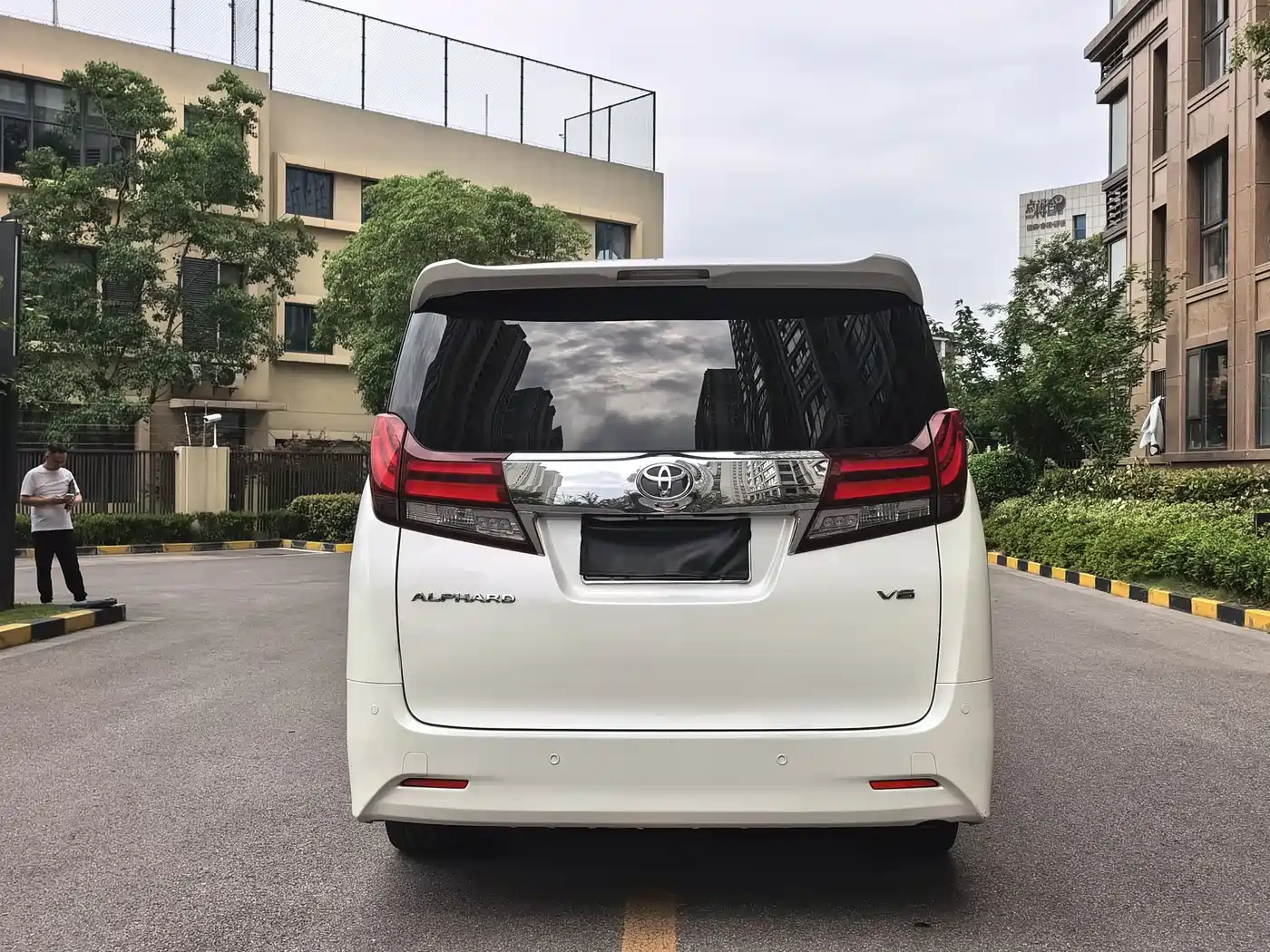 Toyota Alphard 2015 3.5L Luxury Edition фото 6
