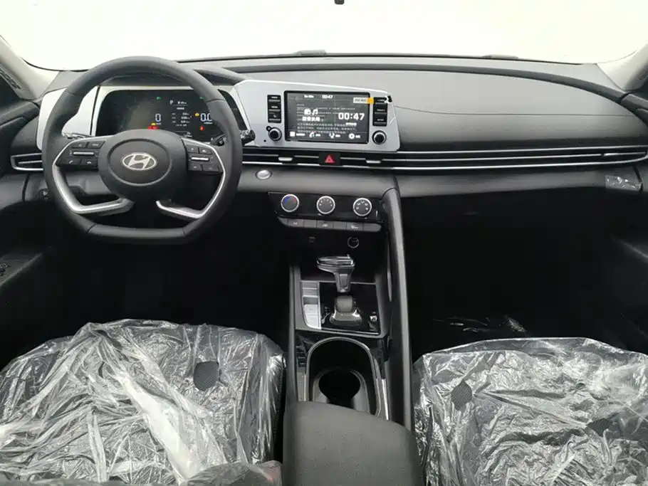 Hyundai Elantra 2023 1.5L CVT GLX Elite Edition фото 12