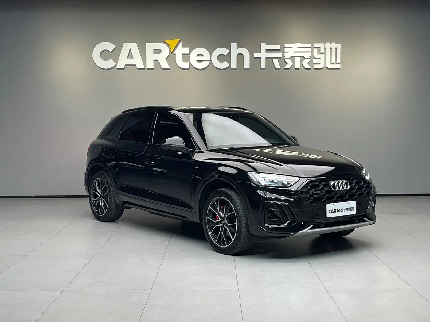 Audi Q5L 2024 Model 40 TFSI Luxury Dynamic фото 3