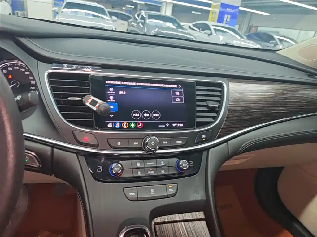 Buick LaCrosse 2019 28T Elite Edition фото 13