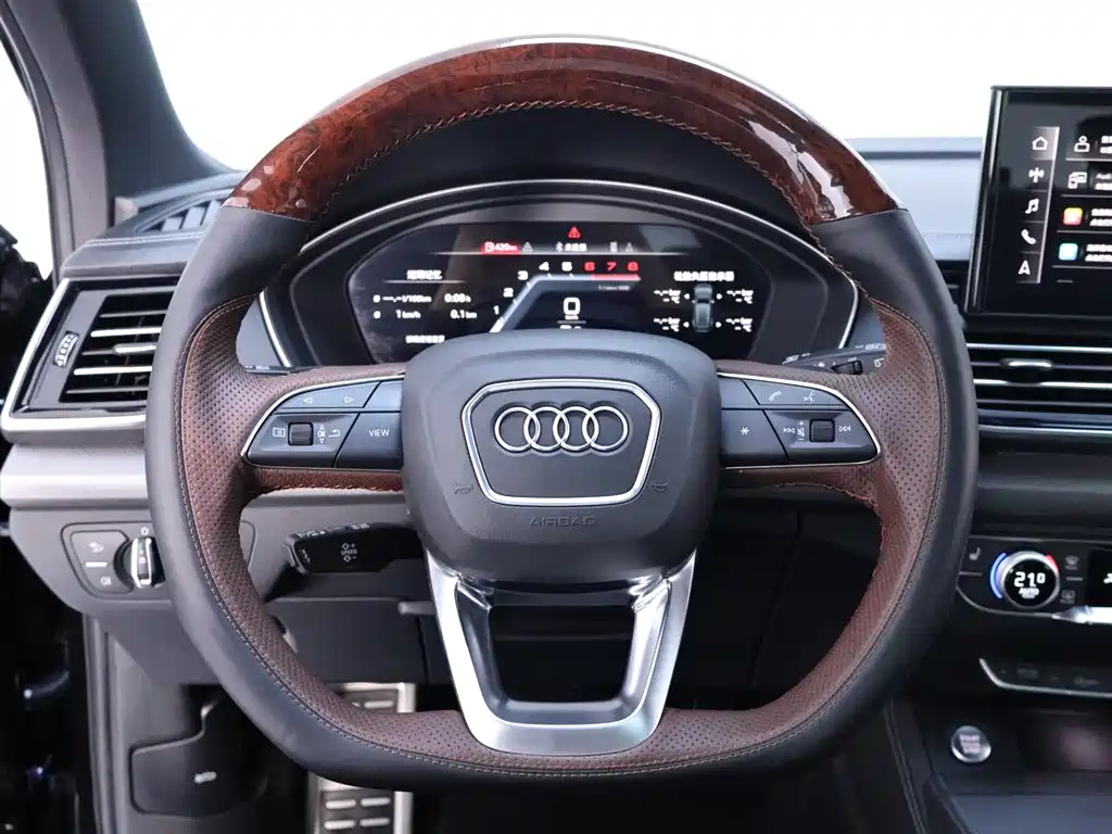 Audi Q5L 2024 Model 40 TFSI Luxury Dynamic фото 16