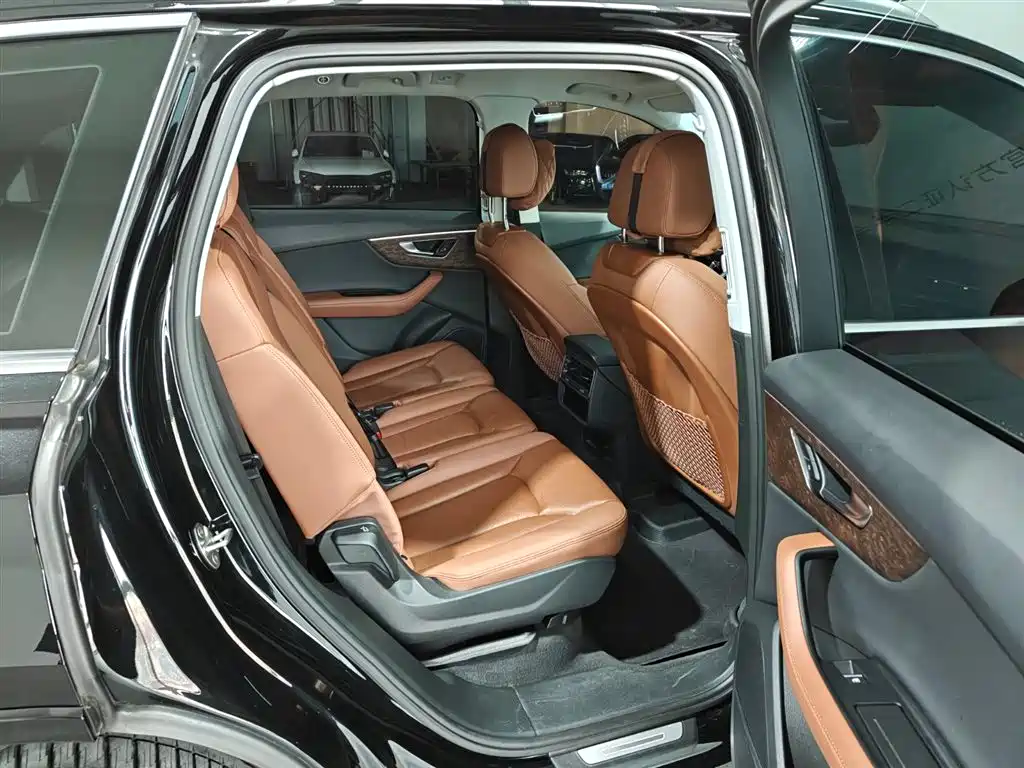 Audi Q7 2023 55 TFSI quattro S line Sport фото 10