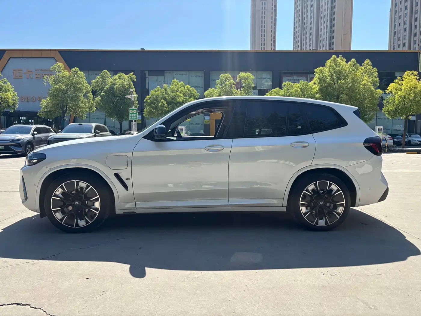 BMW iX3 2022 Innovation Leader фото 4