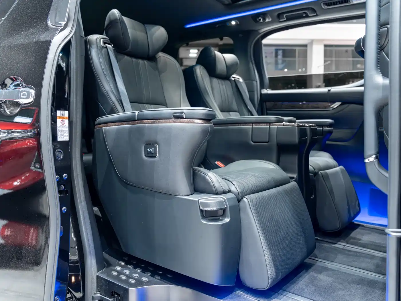 Toyota Alphard 2021 Hybrid 2.5L Ultimate фото 8