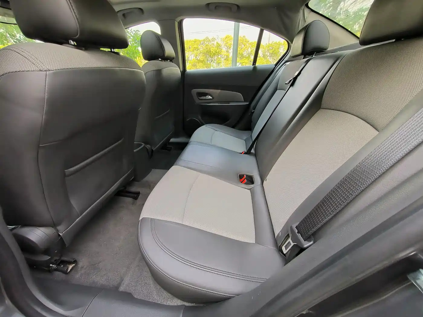 Chevrolet Cruze 2012 1.6L SE AT фото 6
