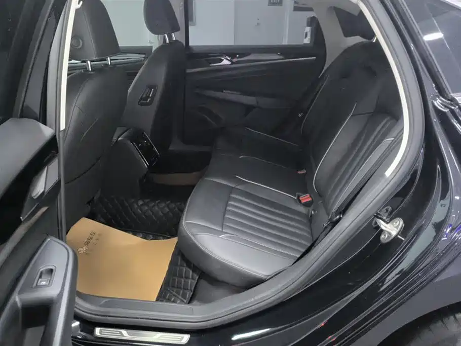 Volkswagen Passat 2023 Facelift 330TSI Starlight Elite Edition фото 11
