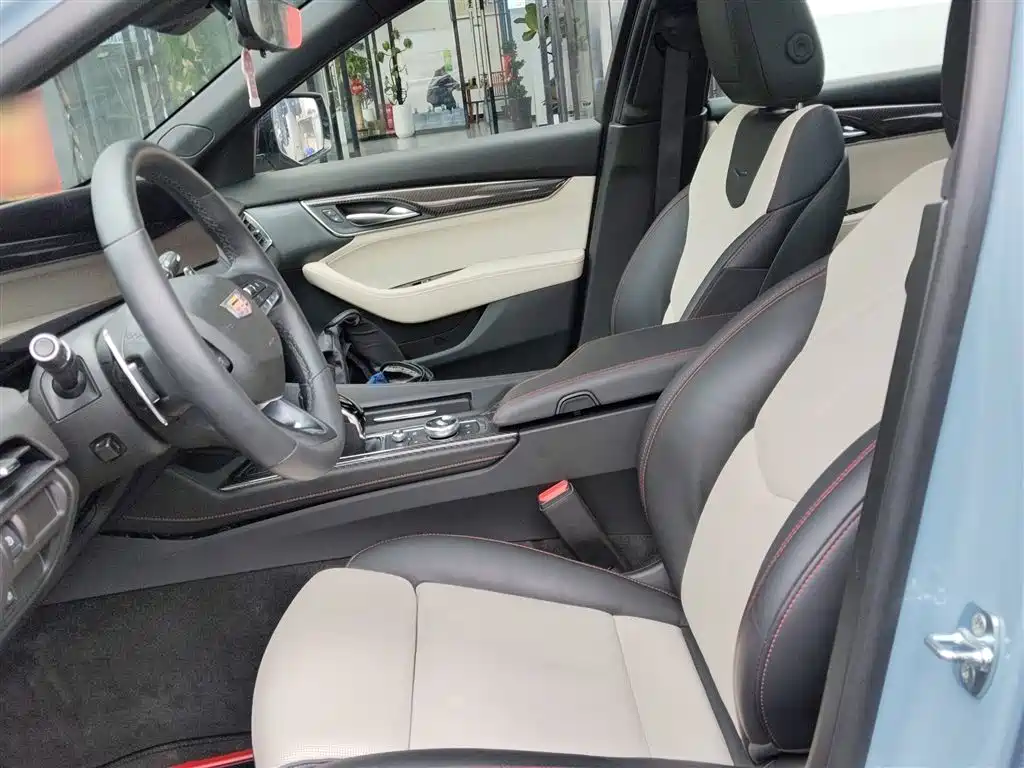 Cadillac CT5 2025 Model 28T Track Performance Edition фото 11