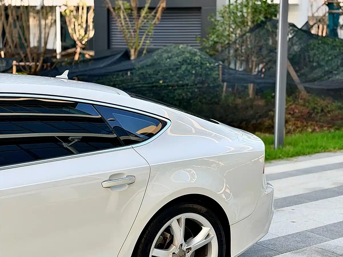 Фото 28 - Audi A7