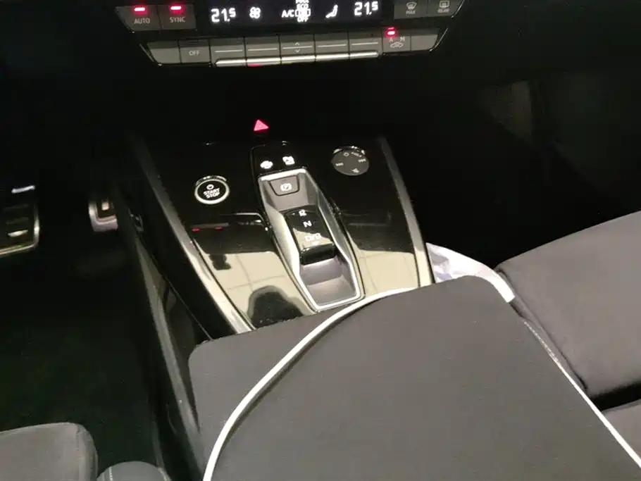 Audi Q4 e-tron 2023 50 e-tron quattro Creation Edition фото 16