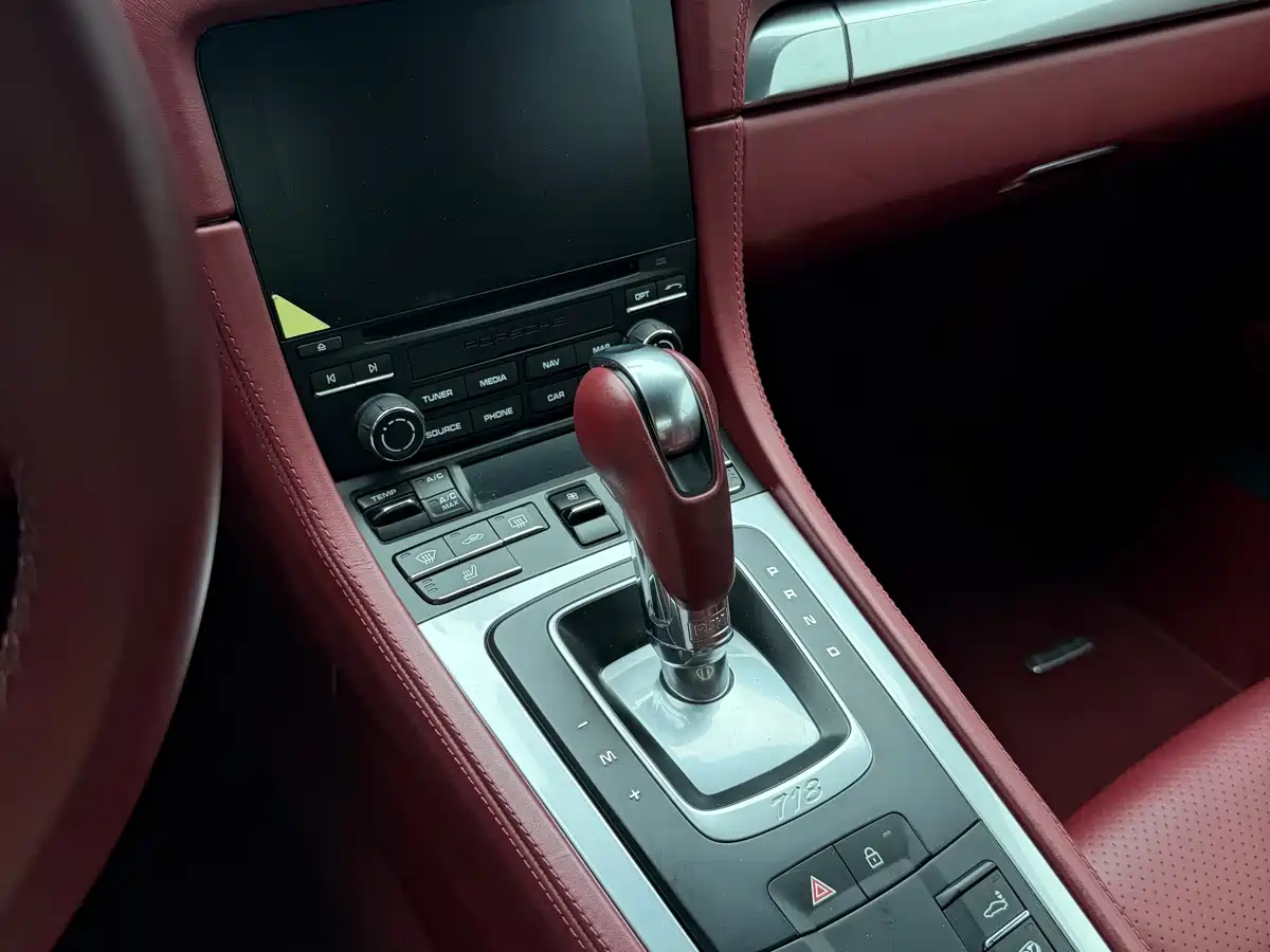 Porsche 718 2018 Cayman 2.0T фото 14