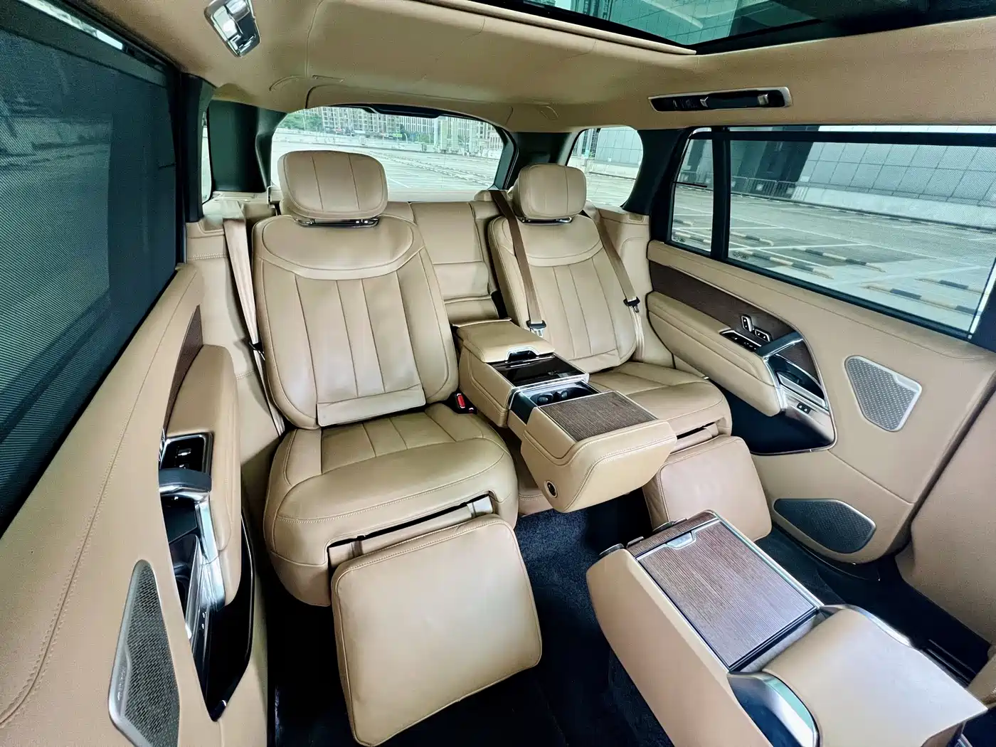 Land Rover Range Rover 2023 3.0 L6 400PS Exemplary Long Wheelbase фото 9