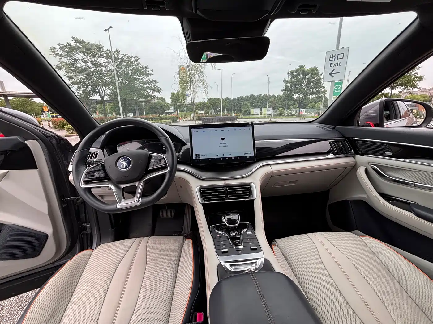 BYD Song PLUS PHEV 2021 EV Premium Model фото 12