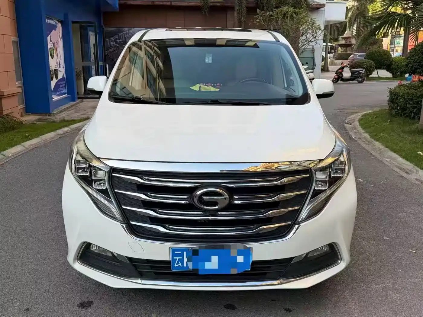 GAC Trumpchi Trumpchi M8 2018 320T Exclusive Edition фото 2