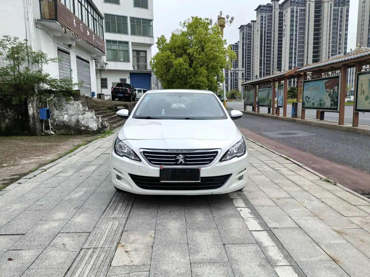 Peugeot 408 2014 1.8L Automatic Luxury Edition фото 3