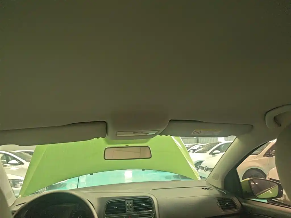 Volkswagen Polo 2016 1.4L Automatic Trend фото 18
