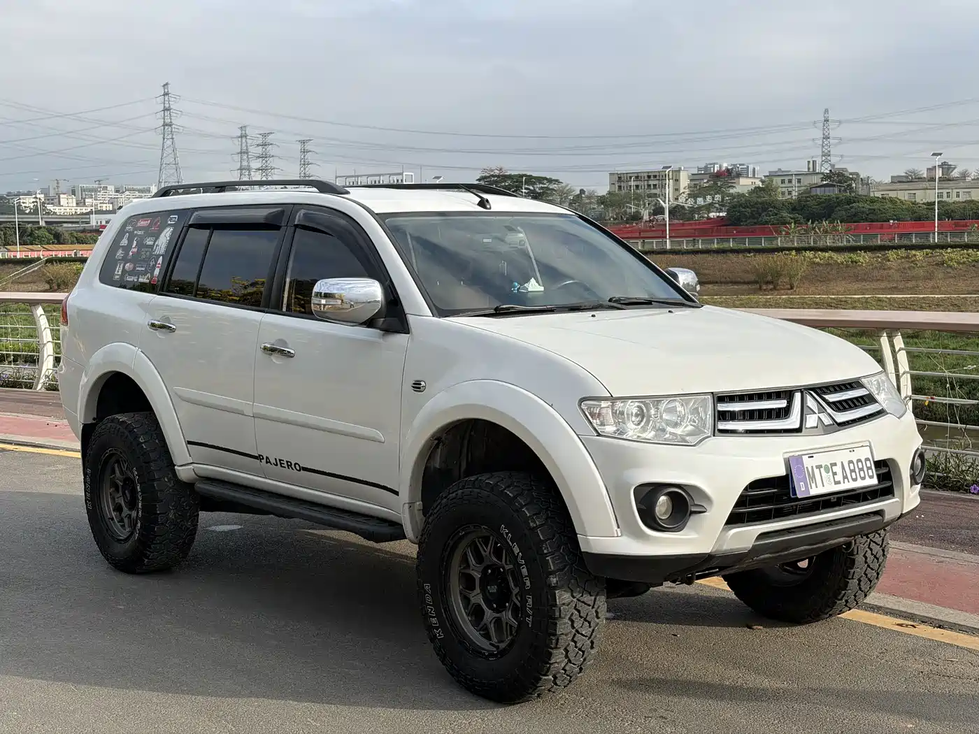 Mitsubishi Pajero Sport 2013 3.0L AWD Executive фото 3