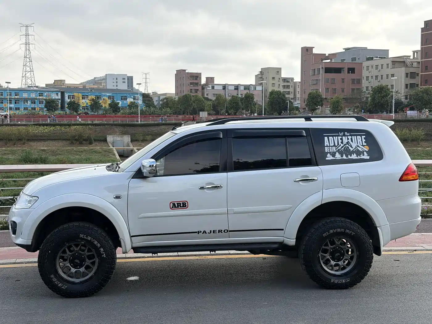 Mitsubishi Pajero Sport 2013 3.0L AWD Executive фото 16