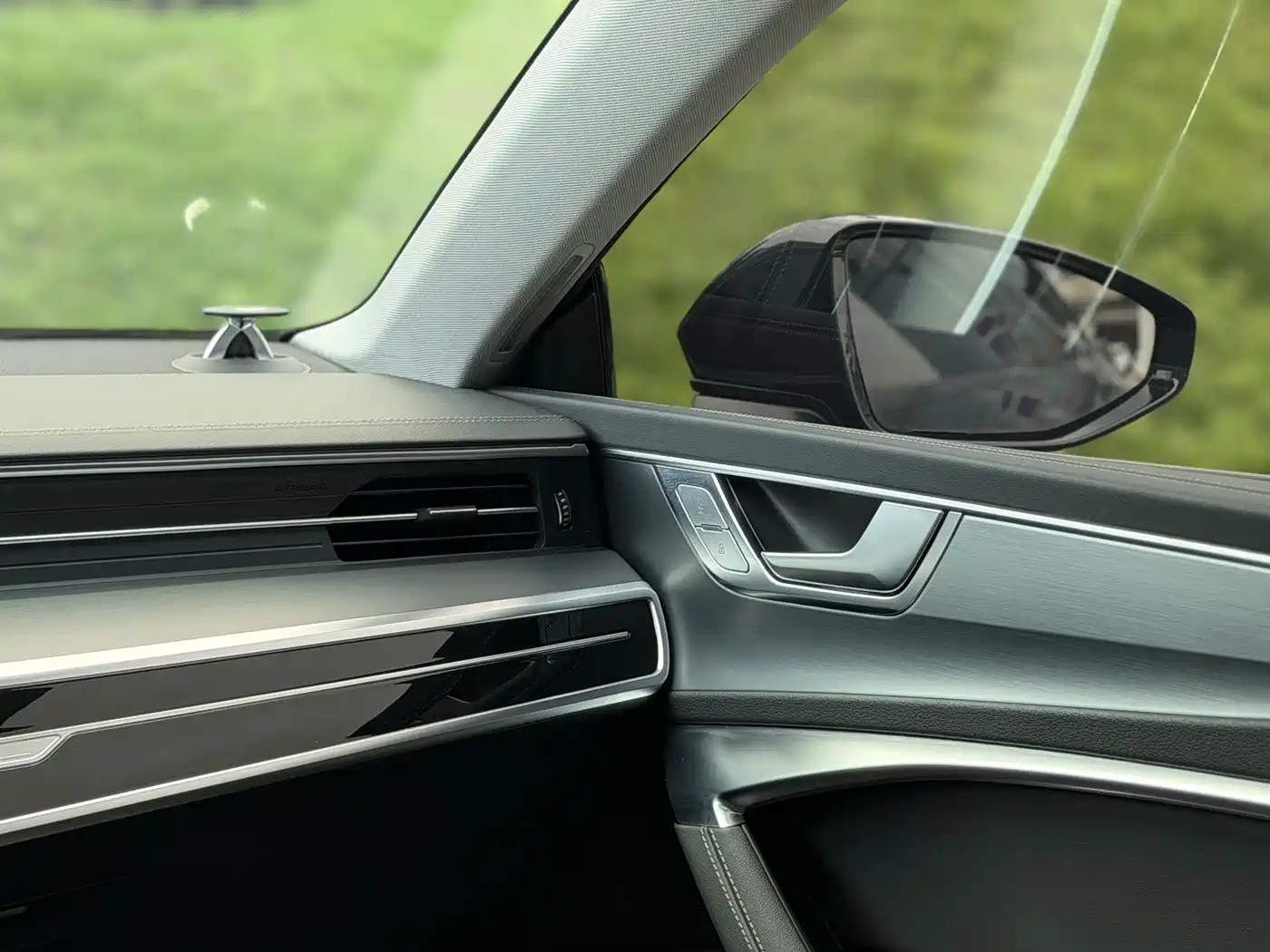 Audi A7L 2024 45 TFSI Luxury фото 12