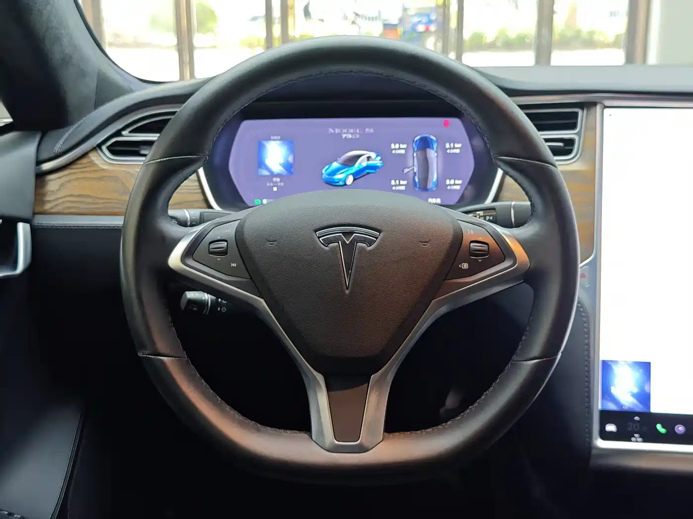 TESLA MODEL S