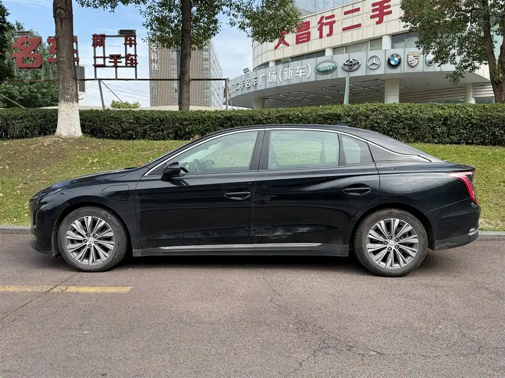 Hongqi E-QM5 2023 620km PLUS фото 3
