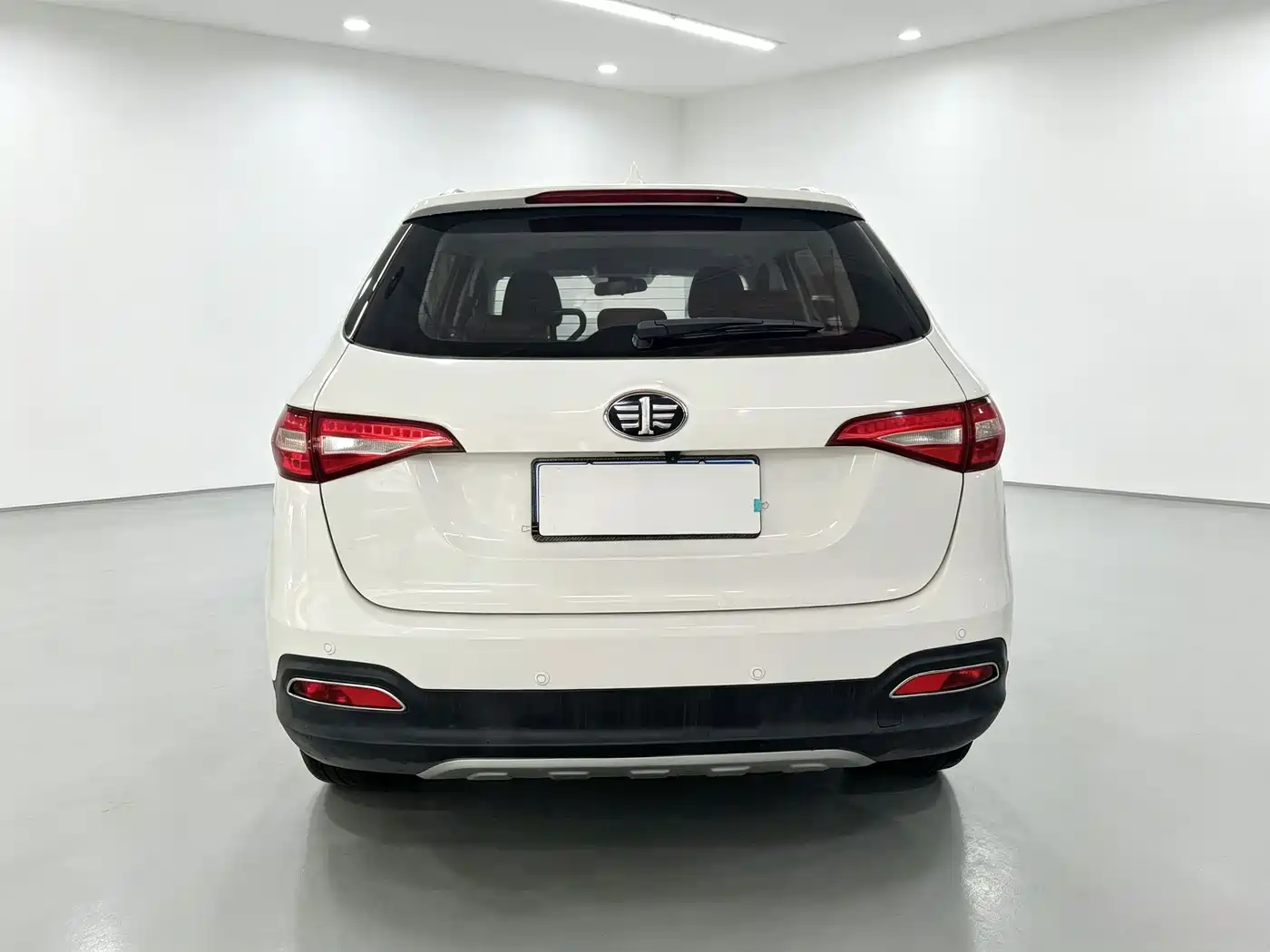 FAW Senya R7 2018 2017 Model 1.6L Automatic Smart