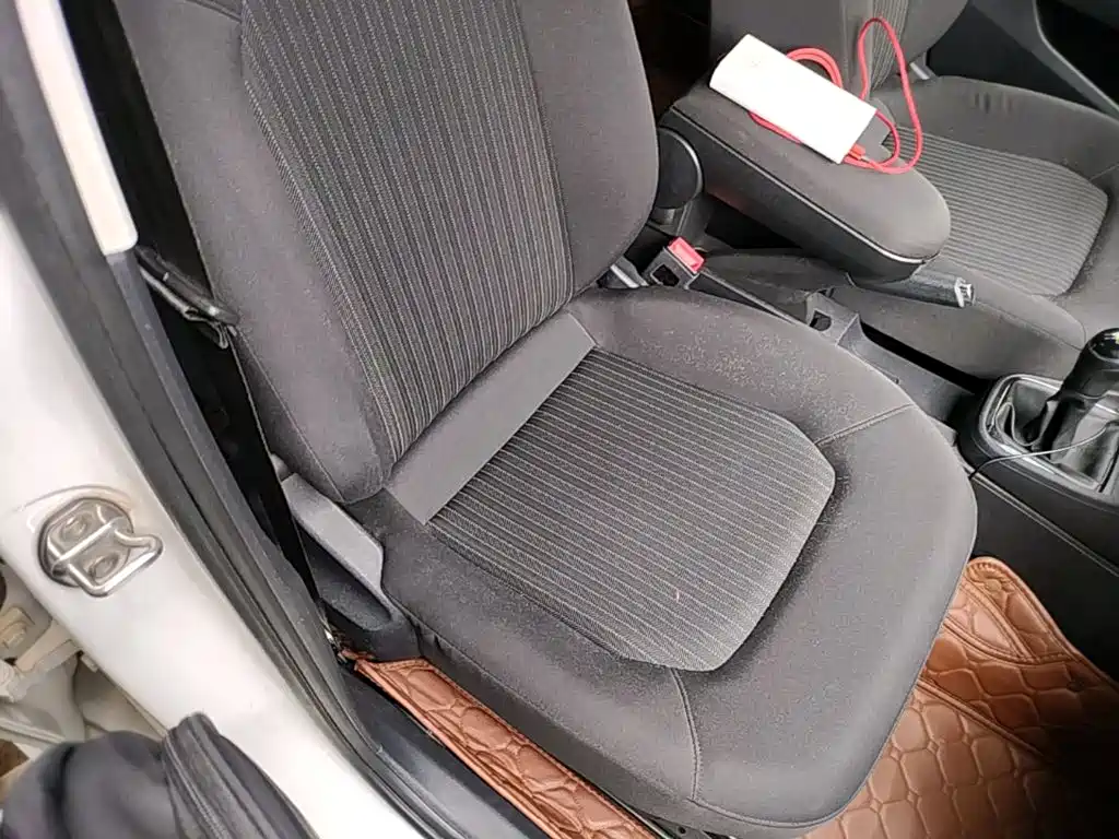 Photo 25 - Volkswagen Jetta