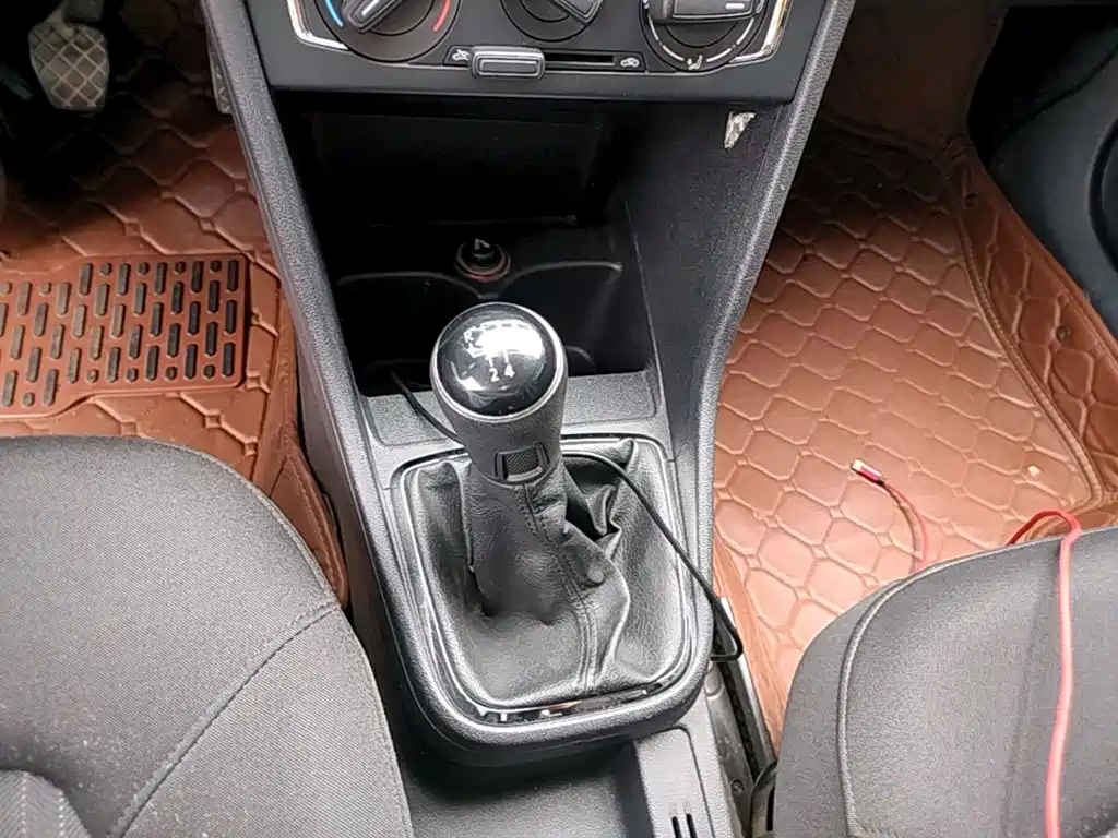 Photo 14 - Volkswagen Jetta