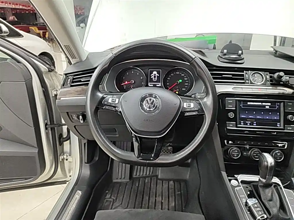 Volkswagen Magotan 2018 330TSI DSG Luxury фото 11