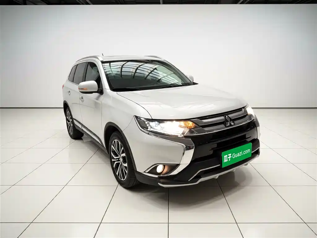 Mitsubishi Outlander 2018 2.4L 4WD Elite Edition 5-seater фото 22