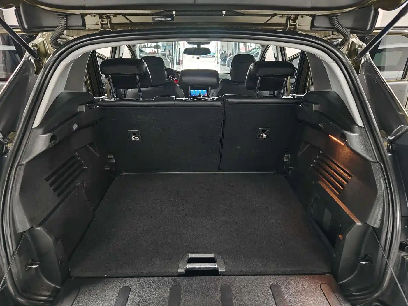 Peugeot 3008 2016 2.0L Automatic Standard Edition фото 16