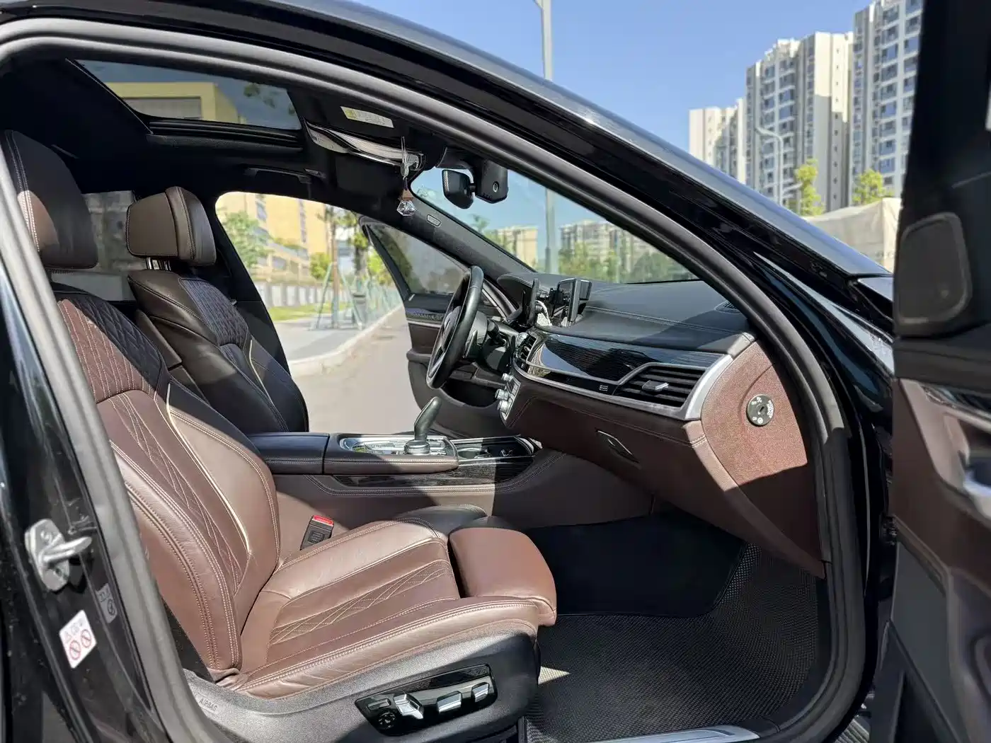 BMW 7 Series 2021 Model 730Li M Sport Package фото 9