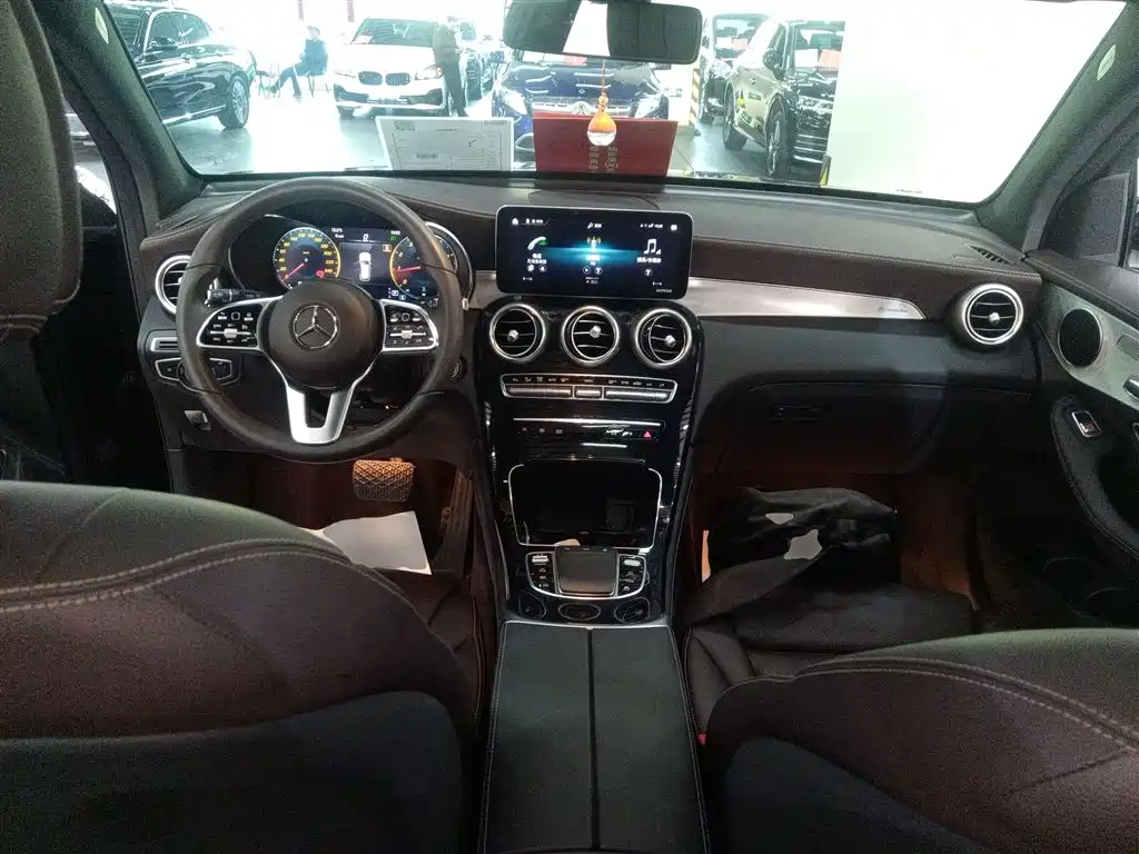 Mercedes-Benz GLC 2022 Facelift GLC 260 L 4MATIC Dynamic фото 6