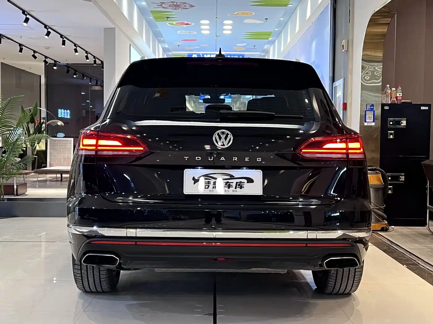 Volkswagen Touareg 2019 2.0TSI Sharp Wing Edition China VI фото 8