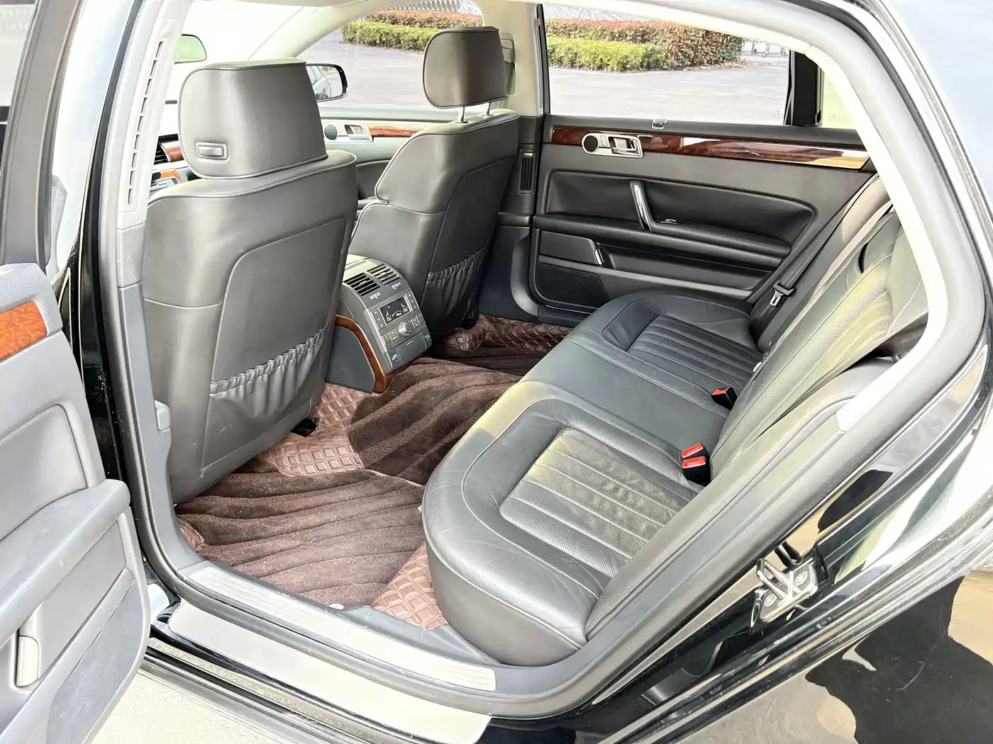 Volkswagen Phaeton 2012 3.0L Business фото 14