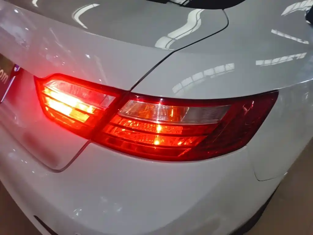 صورة 8 - Besturn B70