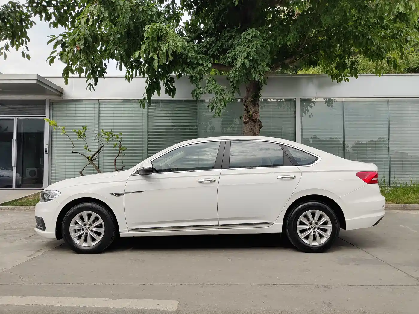 Volkswagen Lavida 2019 1.5L Automatic Trend Edition China VI фото 4